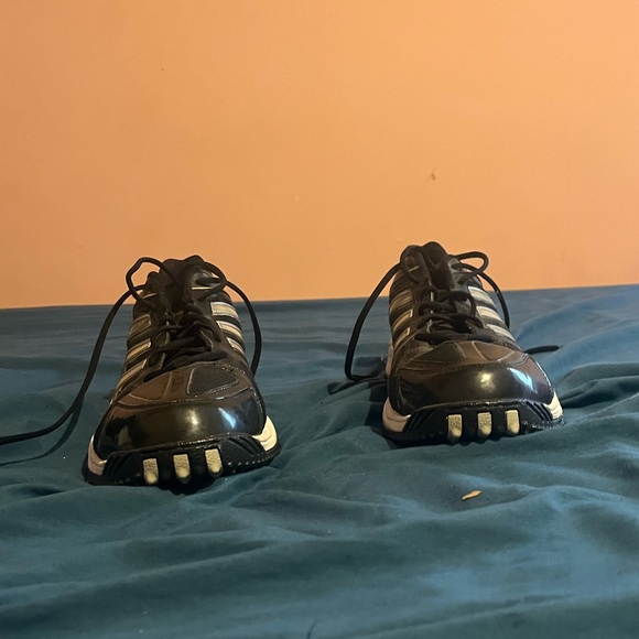 Men’s size 16 adidas cleat - Picture 2 of 6